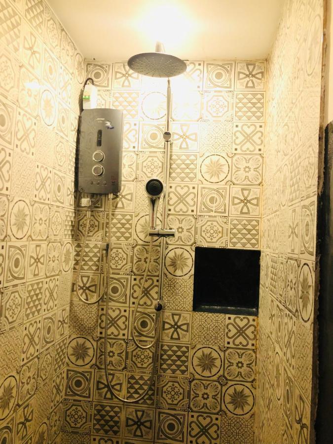 Downtown Hostels Ела Екстериор снимка