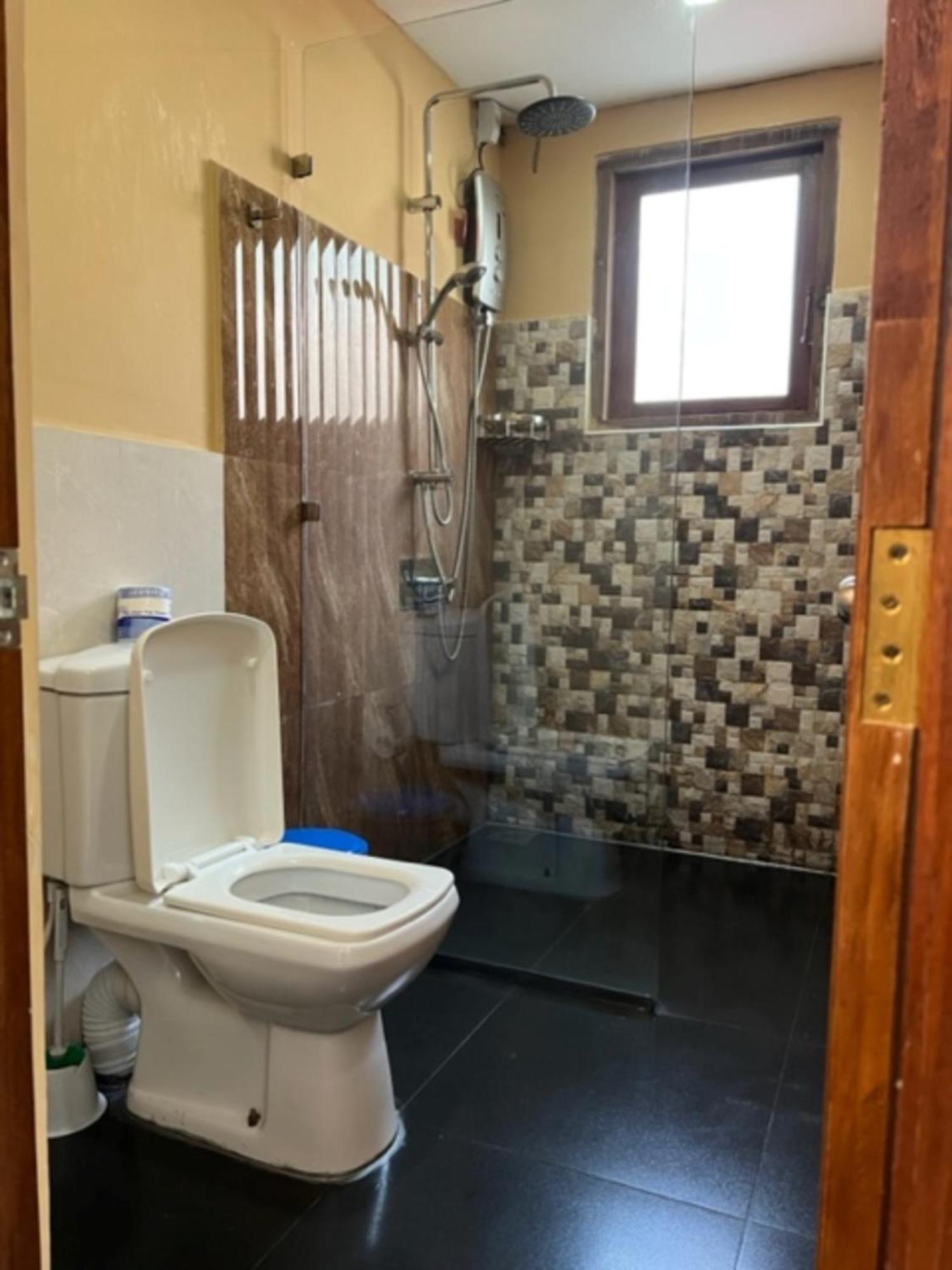 Downtown Hostels Ела Екстериор снимка