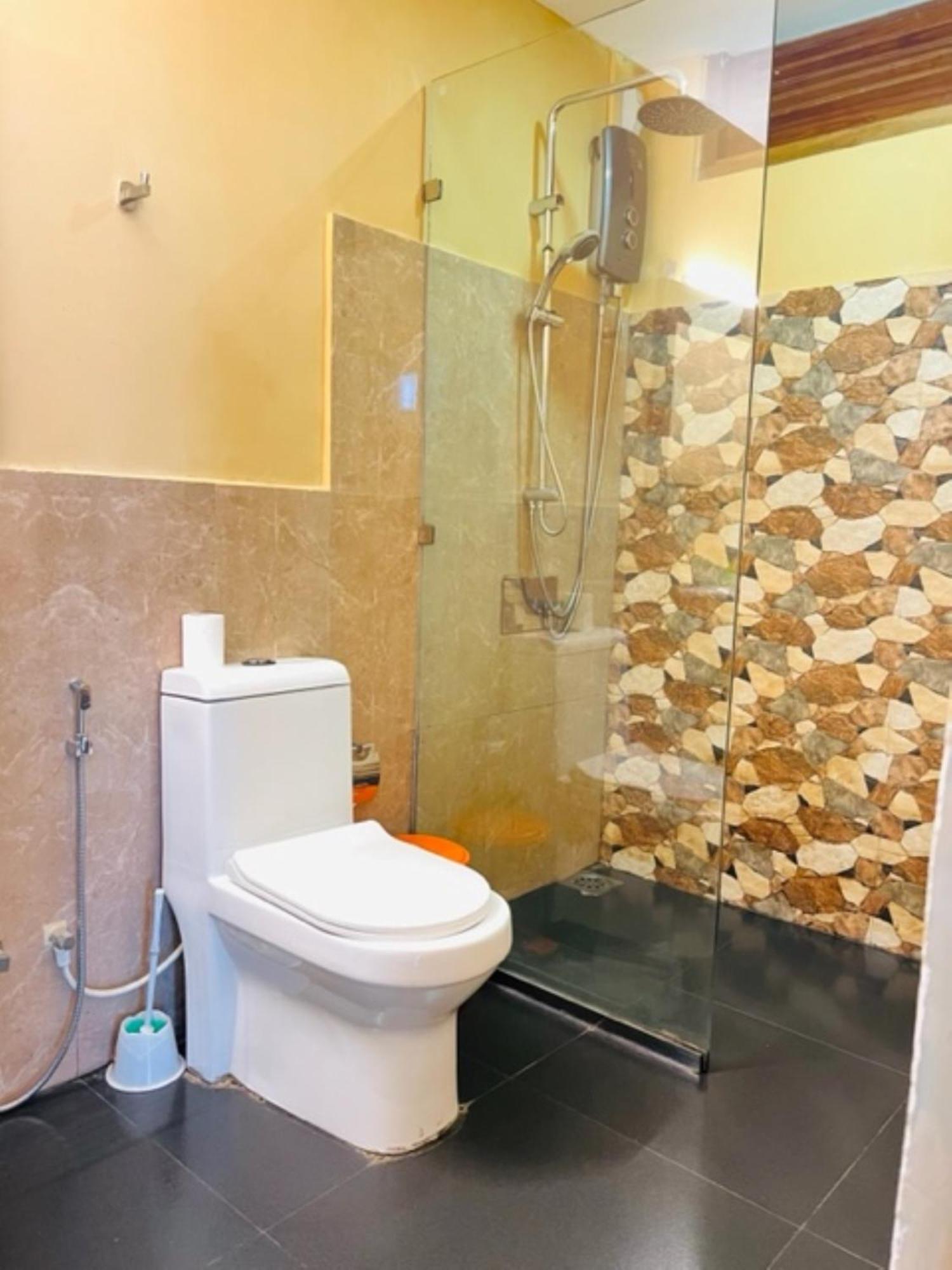 Downtown Hostels Ела Екстериор снимка
