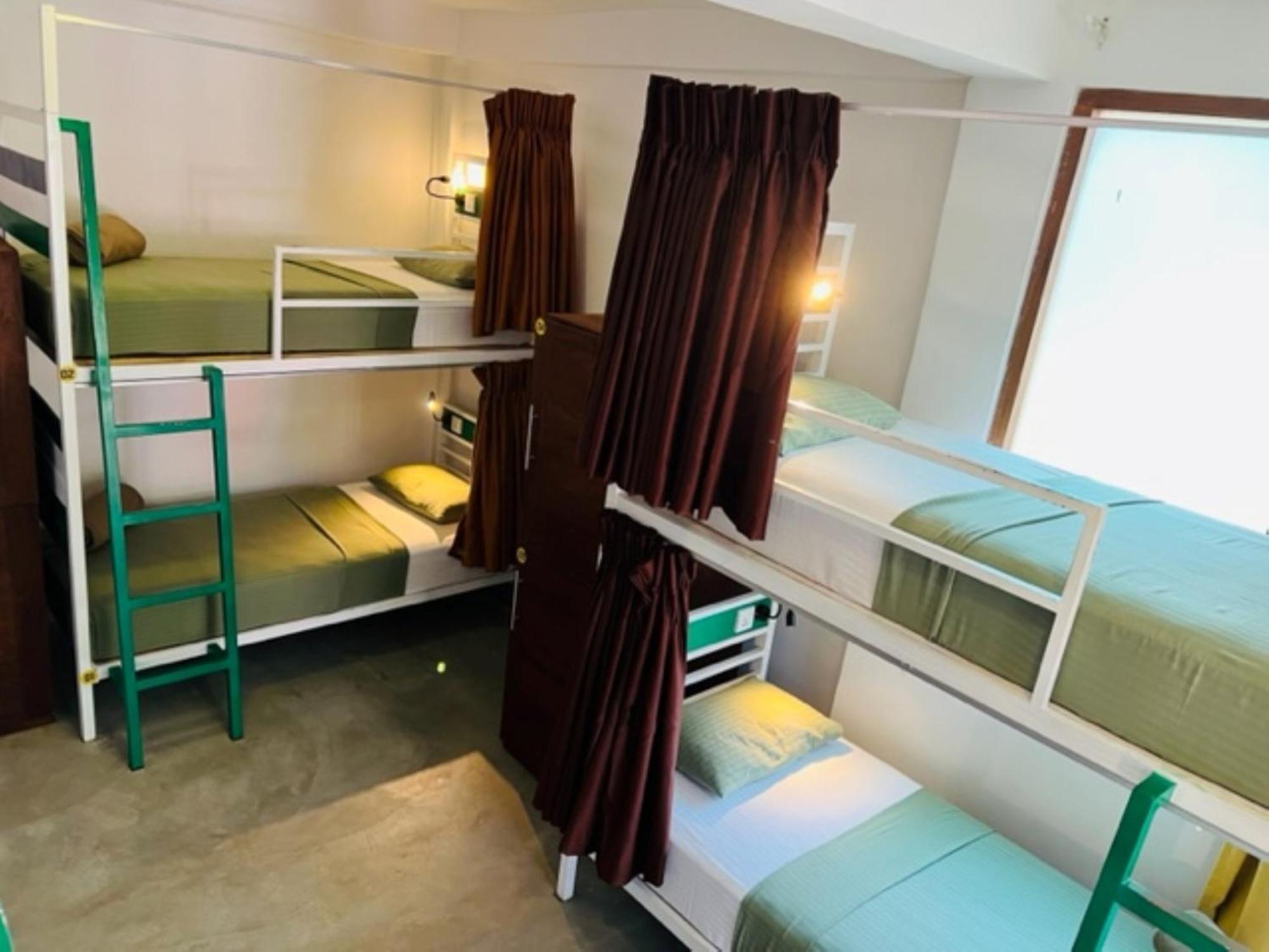 Downtown Hostels Ела Екстериор снимка