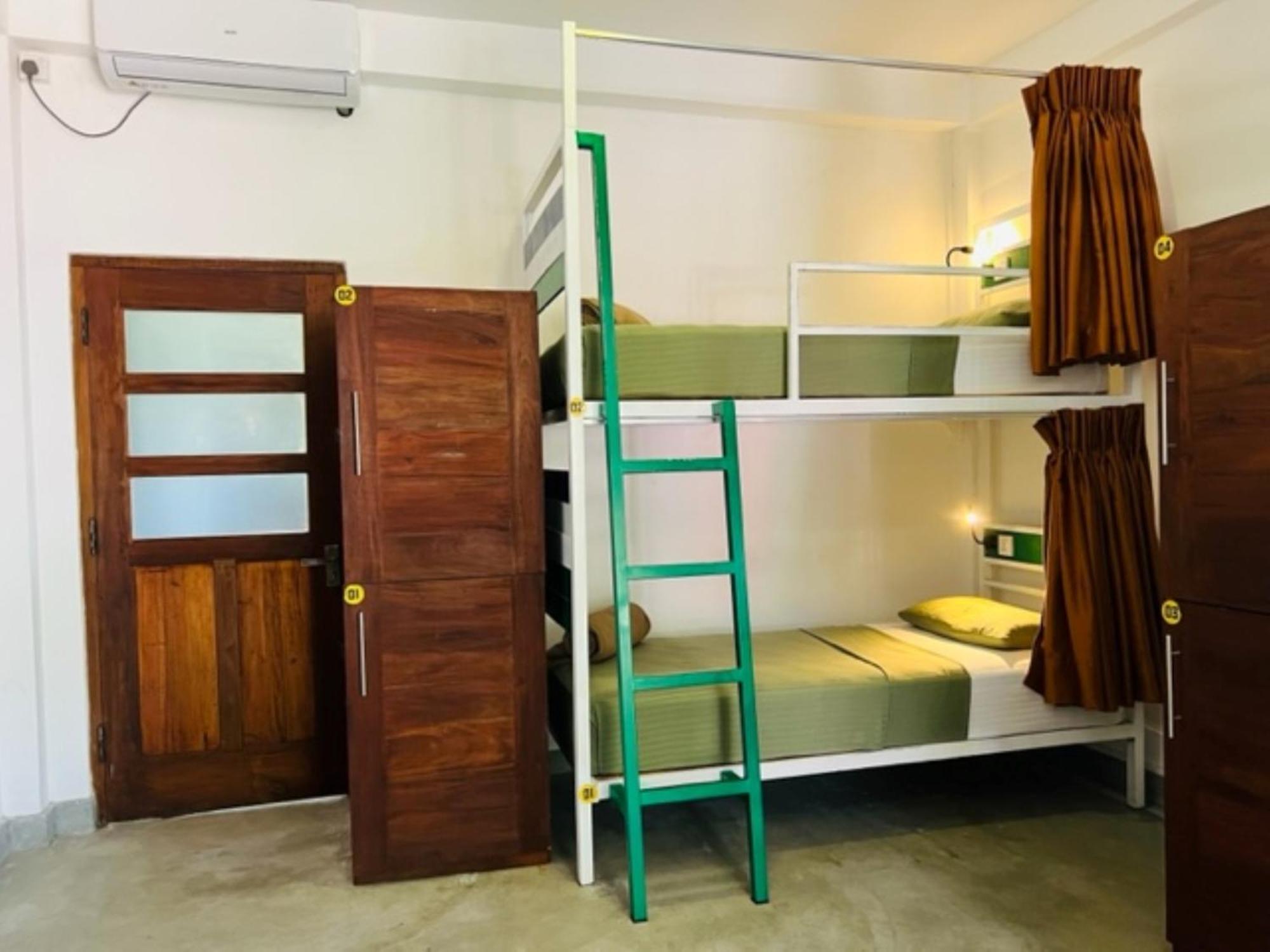 Downtown Hostels Ела Екстериор снимка