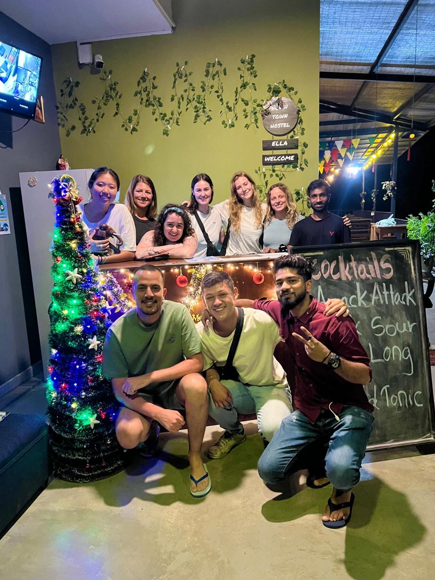 Downtown Hostels Ела Екстериор снимка